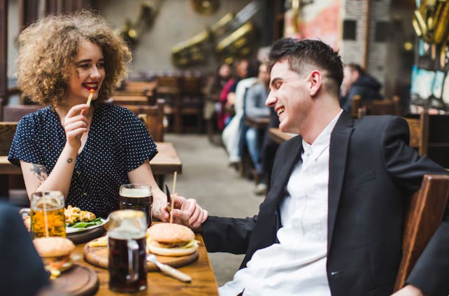 Why Single-Item Restaurants Are Beating Full-Service Chains Across British Cities Right Now