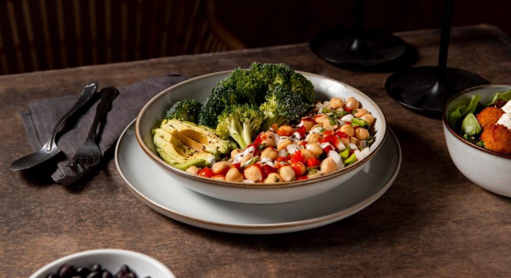 7 one-bowl weight gain recipes that deliver over 700 calories without trying too hard