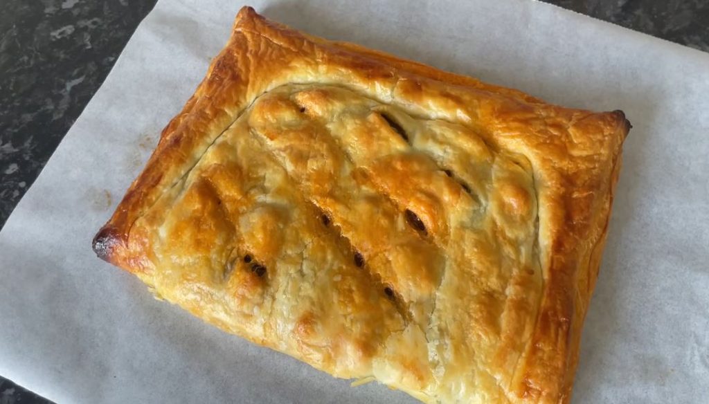 Can you microwave a Greggs steak bake
