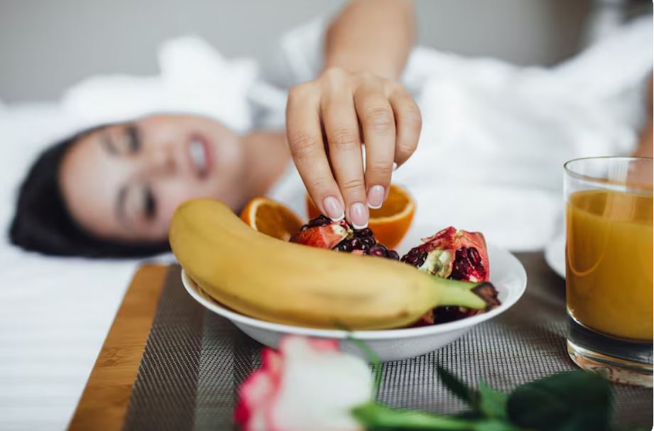 The Banana Before Bed Trick That's Helping Insomniacs Sleep Through the Night