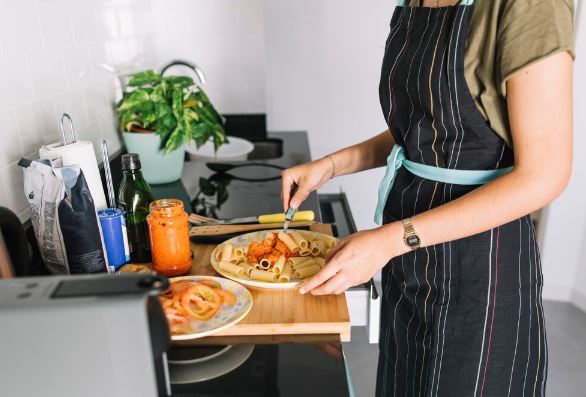 Why Cooking at Home More Often Is the Most Reliable Weight Loss Strategy Nobody Packages as a Diet