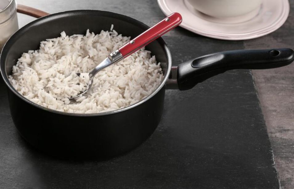 how to cook jasmine rice in a pot on the stove