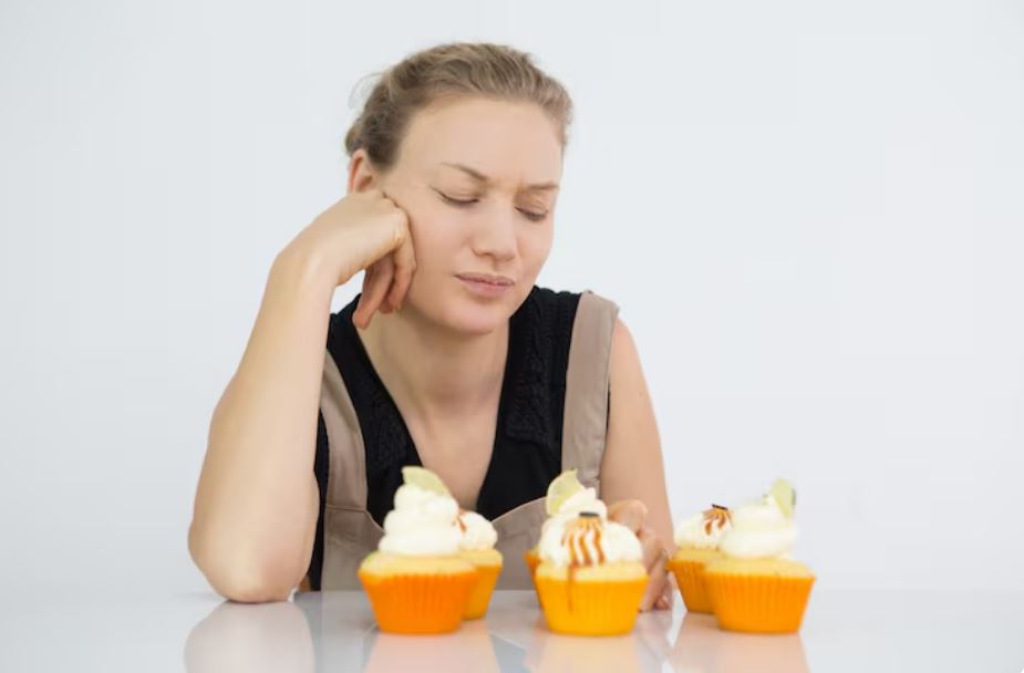 strange reason you crave sugar at 3 pm (and how to stop it forever)