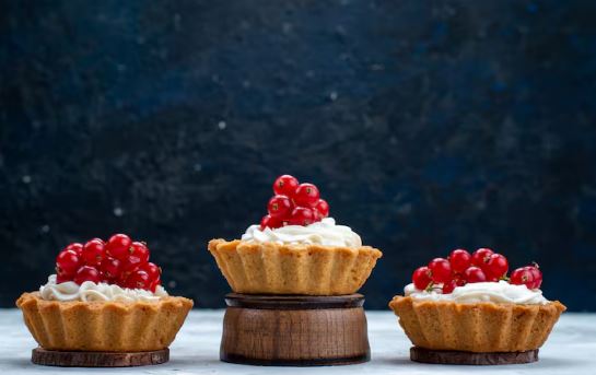 What is the difference between a bakewell tart and a bakewell pudding