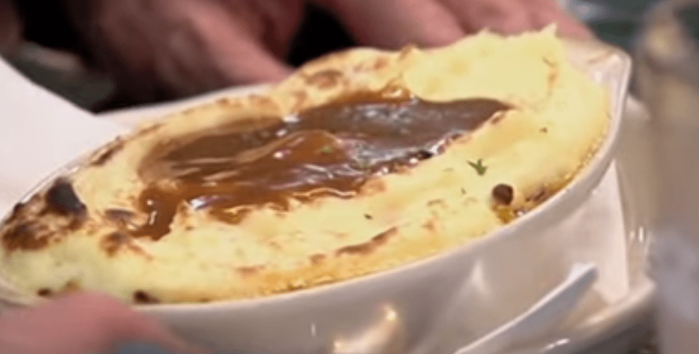 What is the difference between shepherd's pie and cottage pie